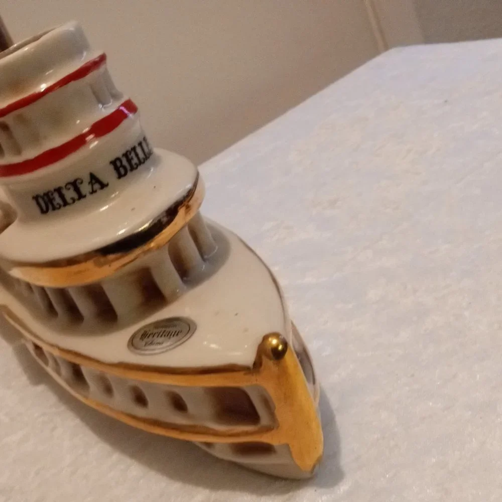 Collectible Ezra Brooks Delta Belle Genuine Hertiage 1969 China